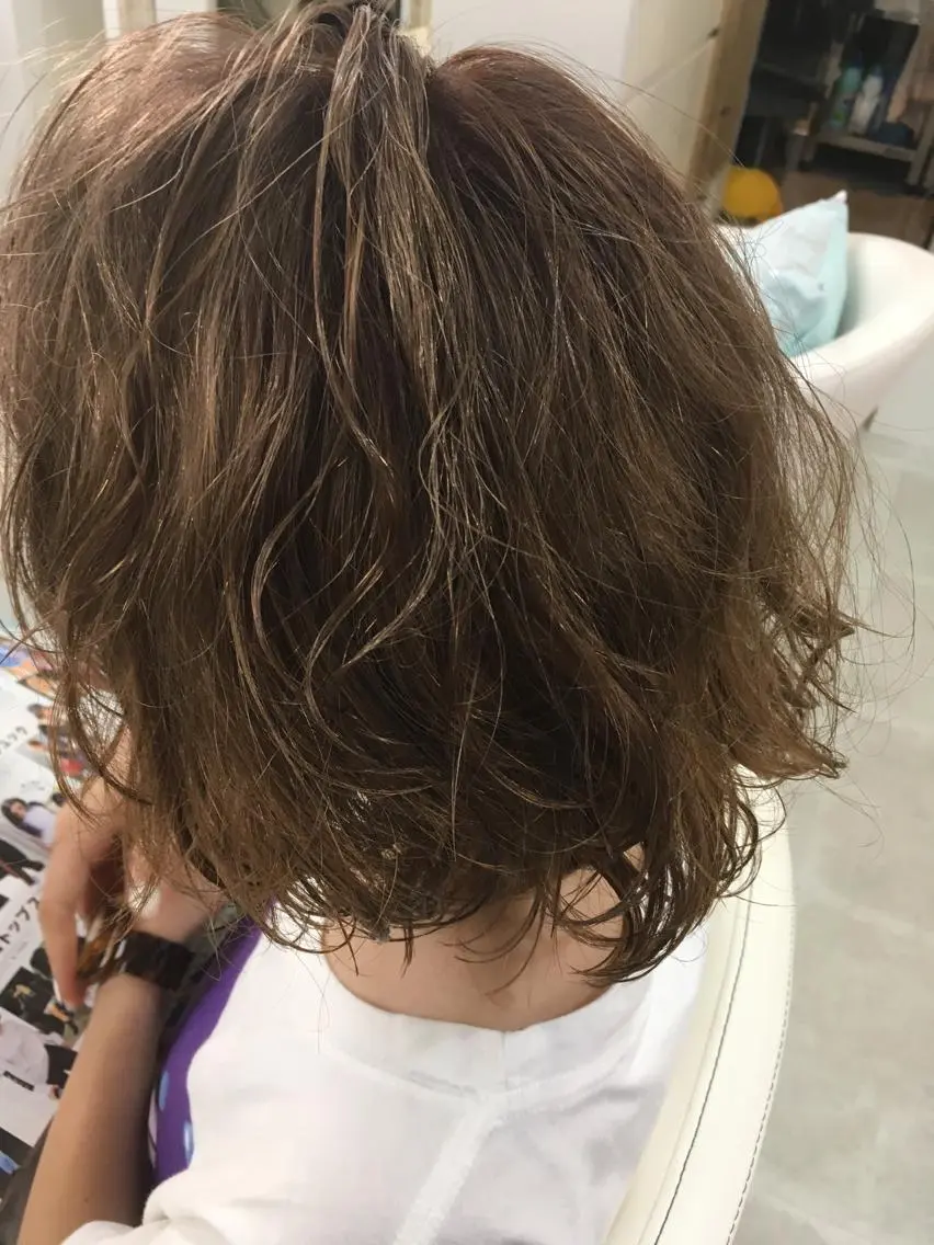 ミディアム セミロング カラー 髪質改善 中川 翔のヘアスタイル