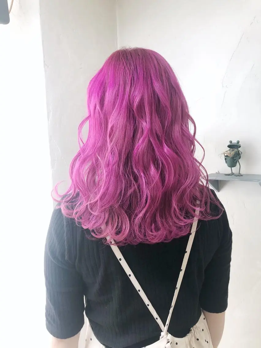 セミロング カラー パーマ ヘアアレンジ ブリーチ ヘアカラー トリートメント 推し活専用 【派手髪】飯野ゆかりのヘアスタイル
