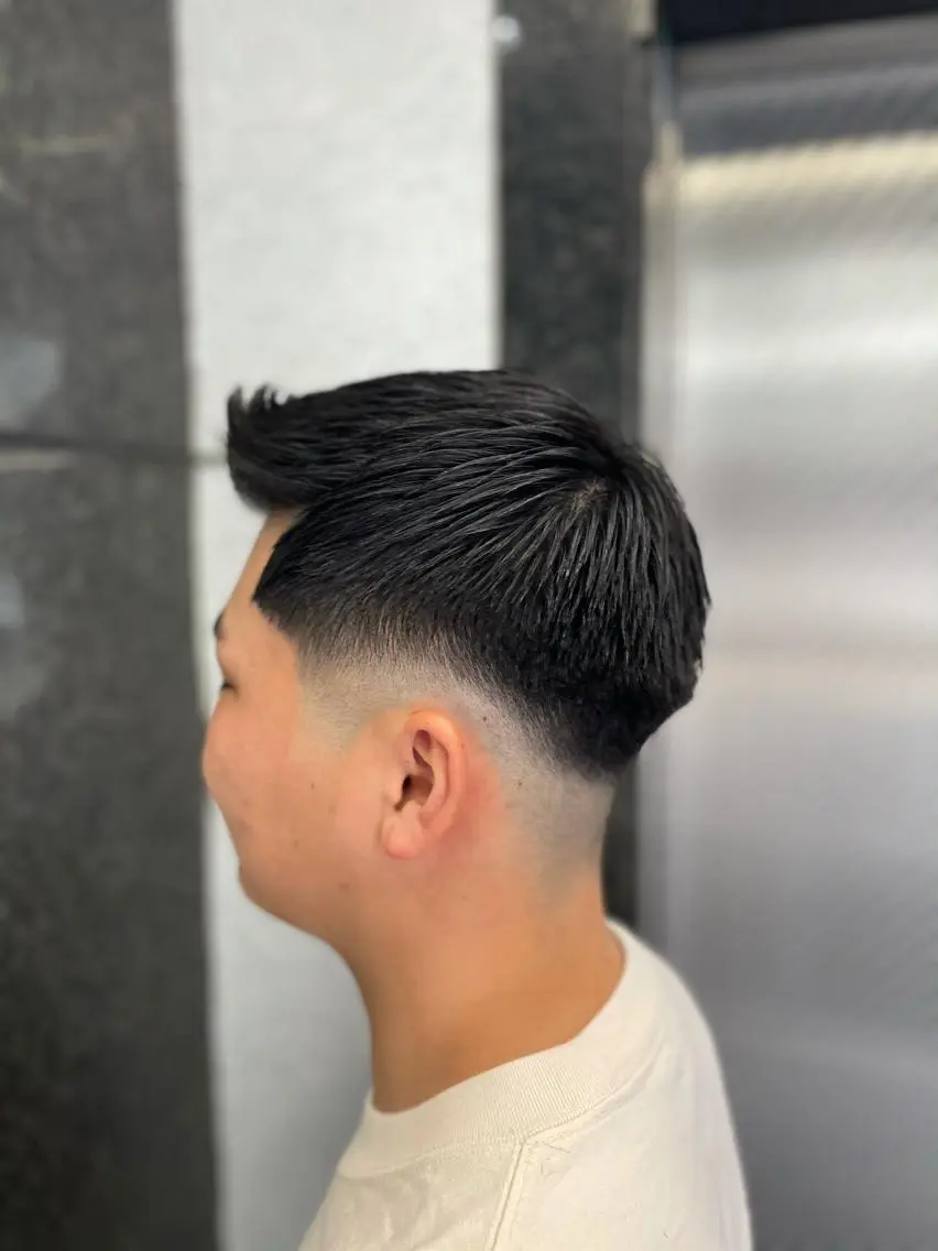 ショート メンズ フェードカット カット指名No1漆原 聡のヘアスタイル