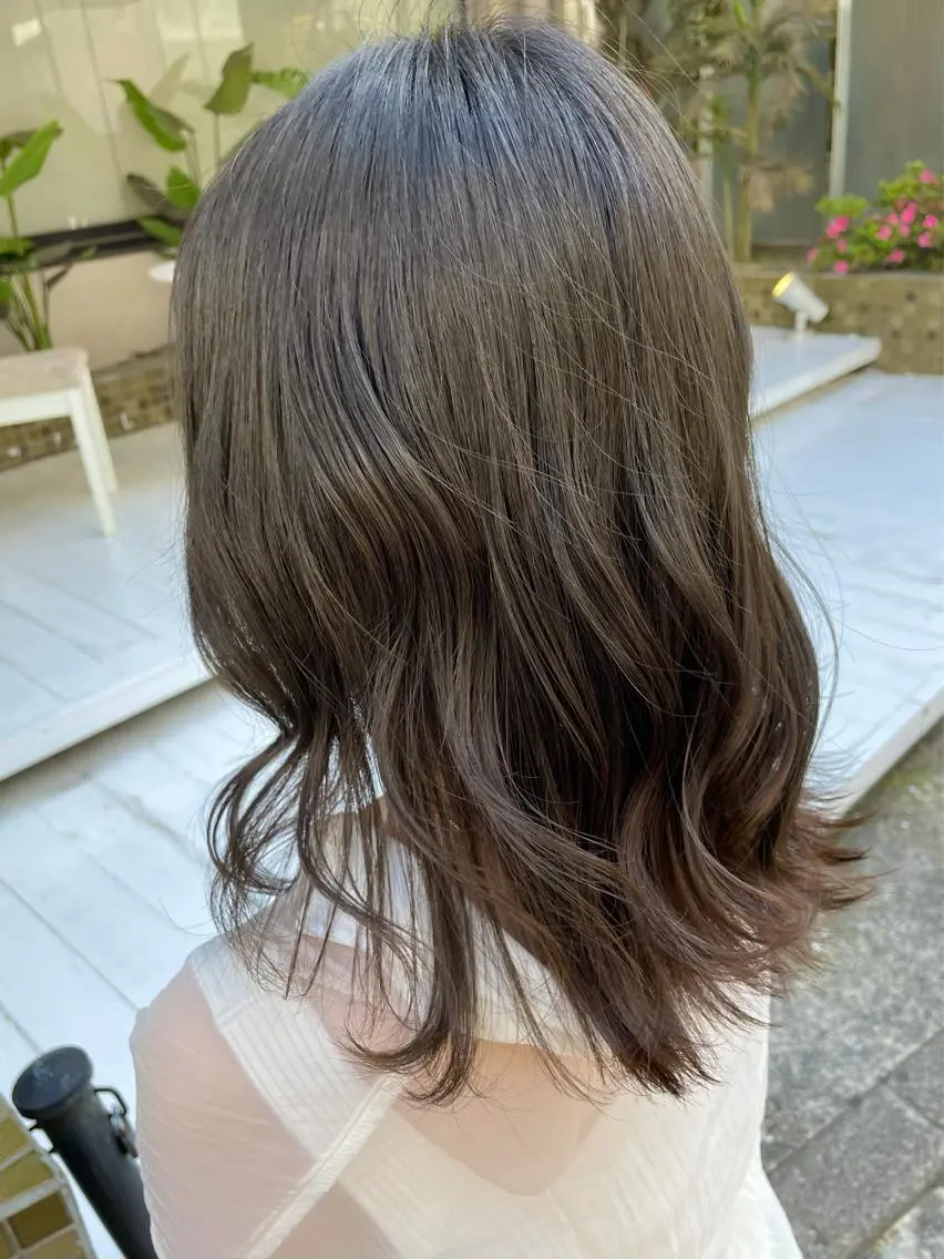 ミディアム カラー グレージュ オリーブグレージュ オリーブグレー ボブ 佐藤 魁人のヘアスタイル