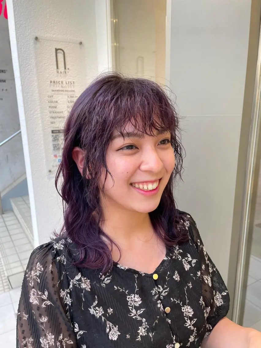 ミディアム カラー パーマ ヘアアレンジ 透明感カラー ラベンダーカラー ピンクカラー 山下 とよかのヘアスタイル