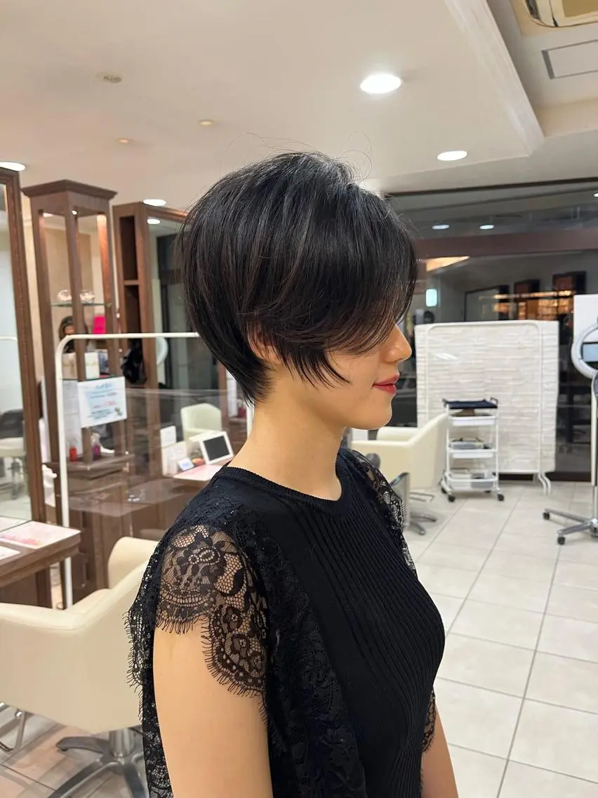 ショート ショートボブ ハンサムショート ボブ くびれヘア ハイライト カット トリートメント ✨髪質改善・縮毛矯正 専門美容室マーベルのヘアスタイル