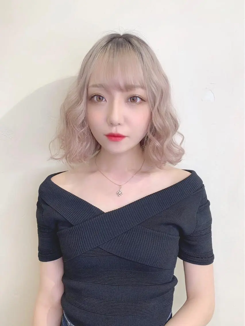 ミディアム カラー ベージュカラー グラデーションカラー ハイライトカラー ホワイトベージュ ハイライト JIL BLAN千葉 代表 Toshikiのヘアスタイル