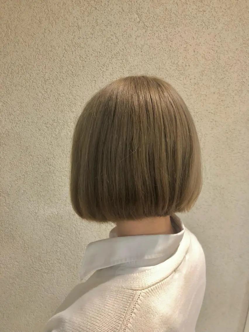 ショート ヘアカラー 阿部 美咲のヘアスタイル