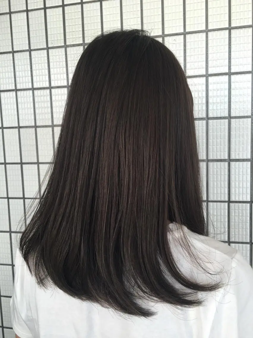 セミロング ベージュカラー🧸 伊藤なつみのヘアスタイル