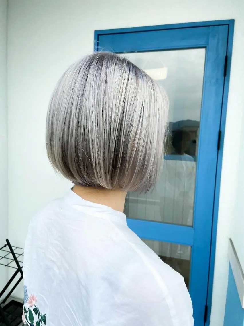 ミディアム ヘアカラー corazon ブリーチのヘアスタイル