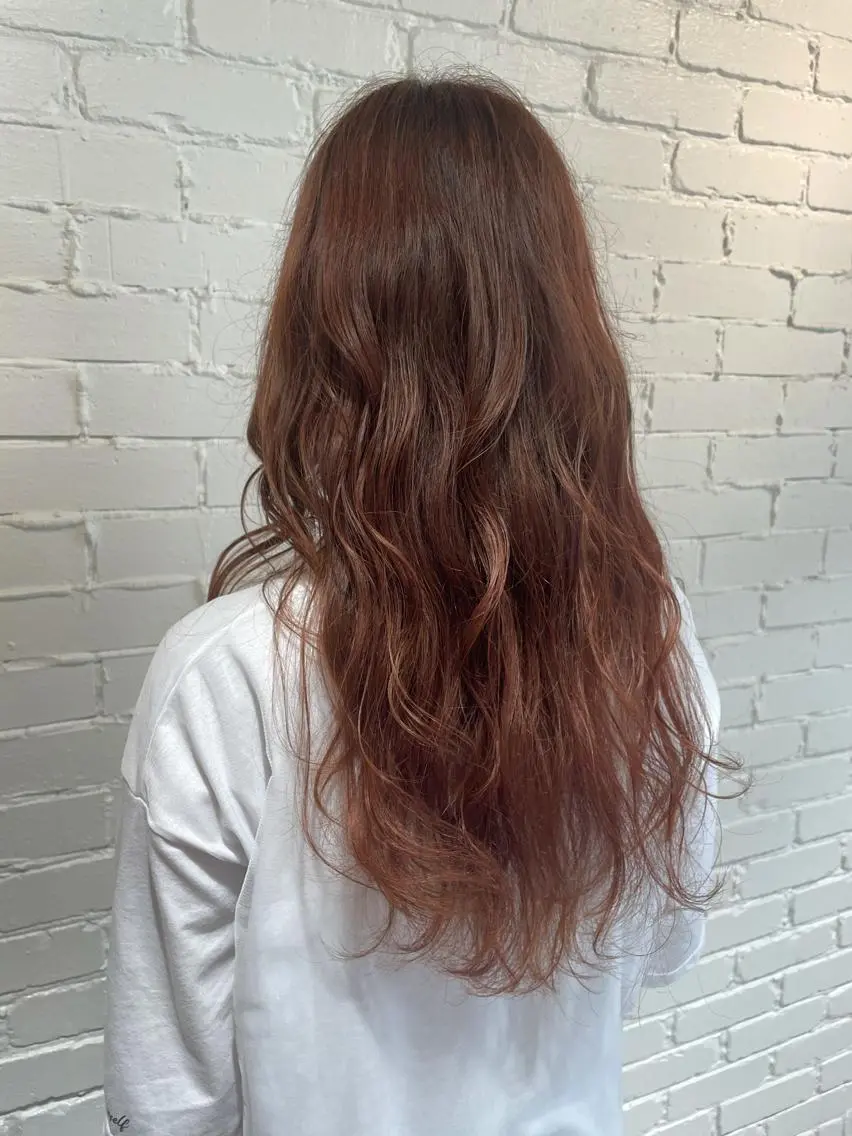 ロング カラー ベージュカラー ピンクカラー ピンクベージュ 🩰韓国レイヤー🩷 艶カラー🌷小栁歩美のヘアスタイル
