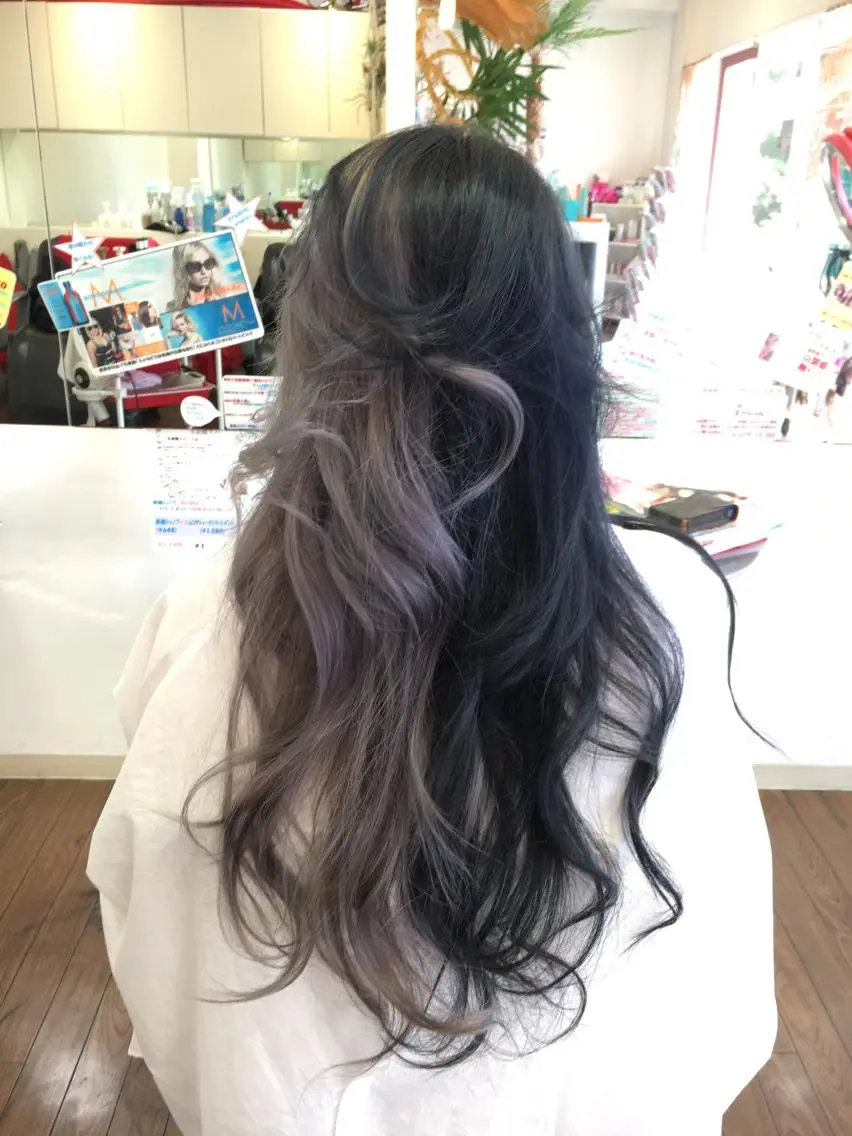 ロング カラー アッシュ 黒髪 ブルーカラー ブルーブラック ラベンダーカラー GLAD 萩原のヘアスタイル