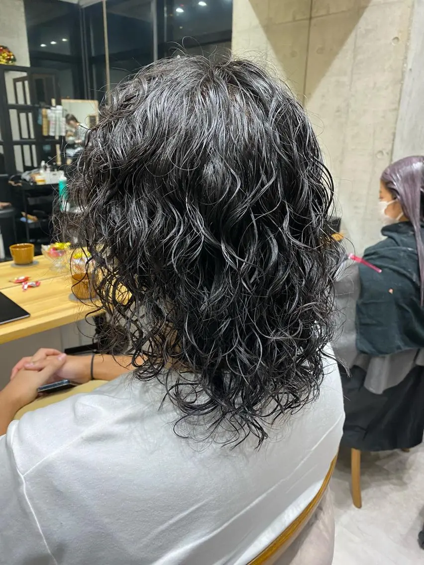 セミロング パーマ メンズ カット パーマ トリートメント 似合う髪型が 分からない方へのヘアスタイル
