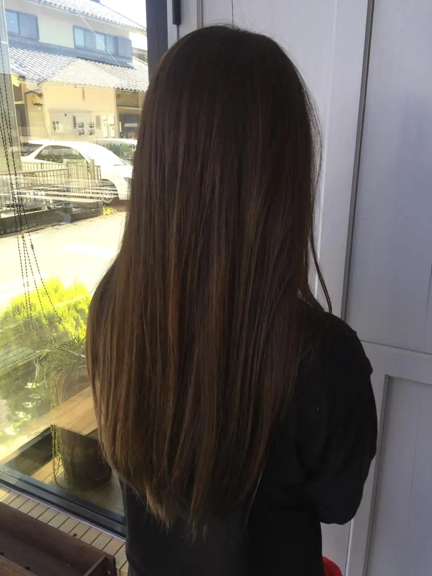 ロング カラー アッシュ ツキダテ ユイのヘアスタイル