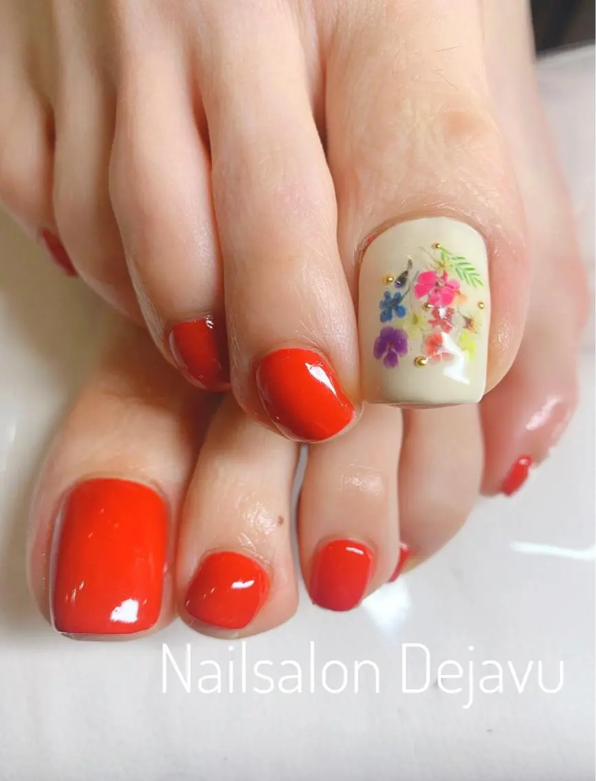 ネイル アートネイル フットネイル ワンカラーネイル 春ネイル Nail salon Dejavu 🌿のネイルデザイン