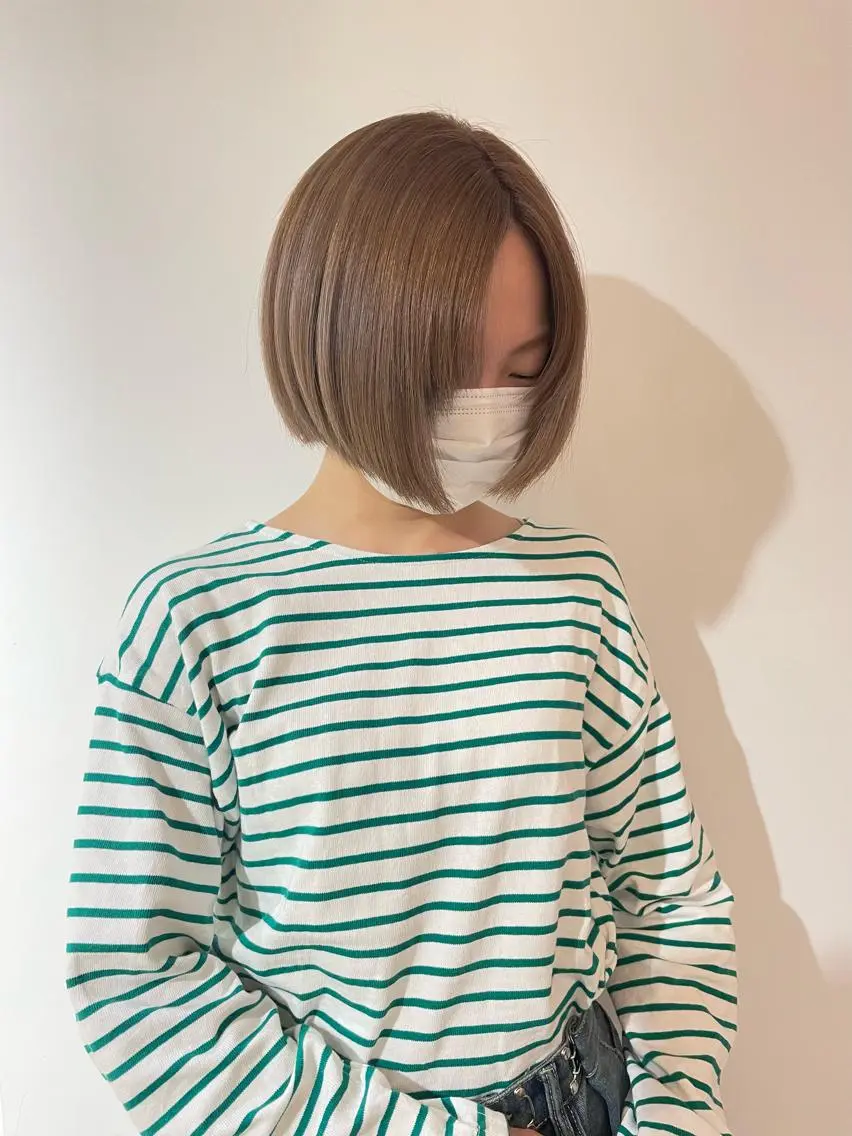 ショート カラー グレージュ ミルクティーグレージュ chiharu ボブ/レイヤーのヘアスタイル
