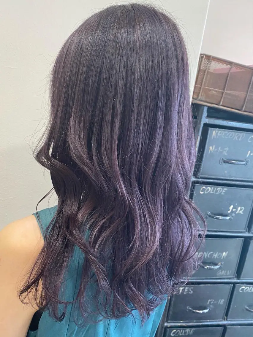 ロング パープルカラー KAREN🕊️ 大宮美容室のヘアスタイル
