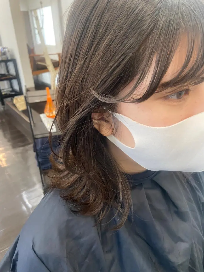 セミロング アッシュ くびれヘア ハイライト 髪質改善 韓国風ヘア 久木原 ゆりのヘアスタイル