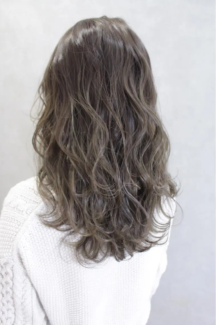 セミロング カラー ヘアアレンジ ベージュカラー ヘアカラー トリートメント lani ブリーチ /ダブルカラーのヘアスタイル