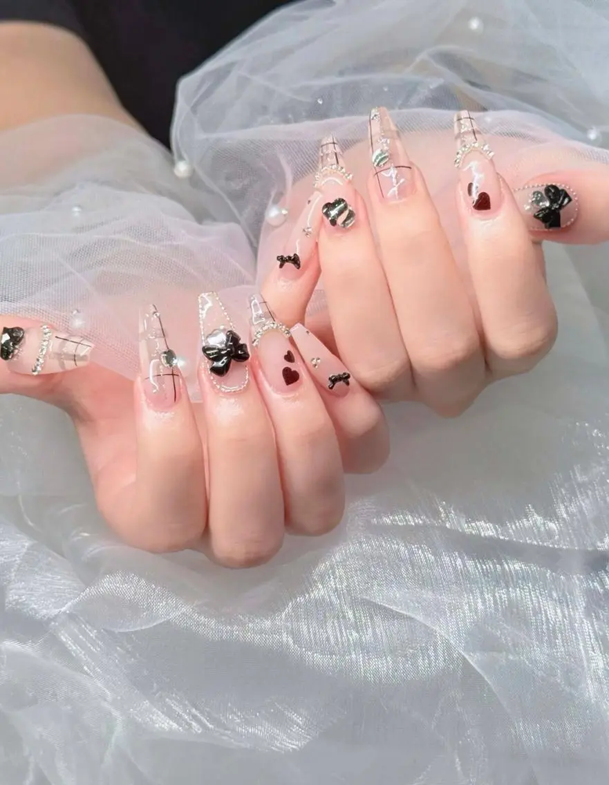 ネイル オーロラネイル ブルー チークネイル フットネイル フレンチネイル ハンドネイル NAILS168 池袋店のネイルデザイン