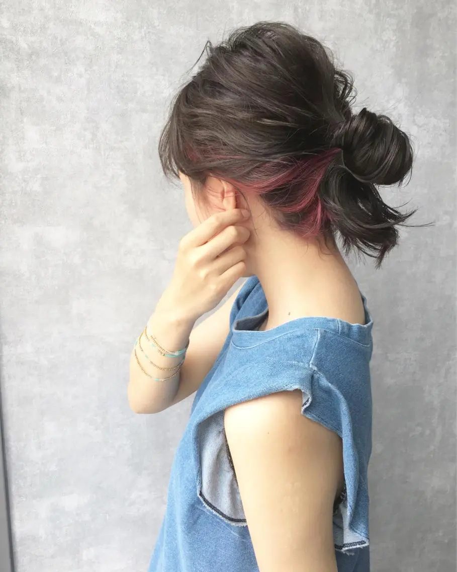 セミロング カラー ブリーチ インナーカラー レイヤーカット BLend 渋谷のヘアスタイル
