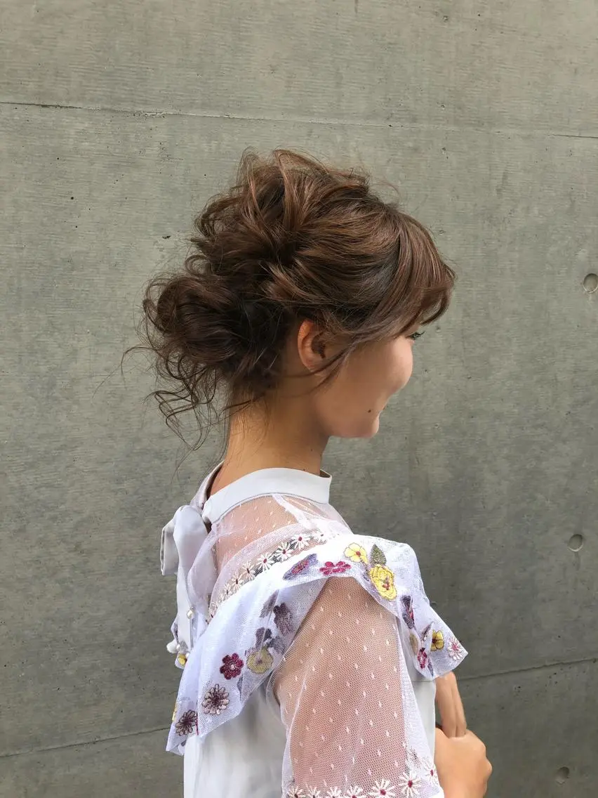 ミディアム ヘアアレンジ ツインテール 【骨格診断カット】 .のヘアスタイル