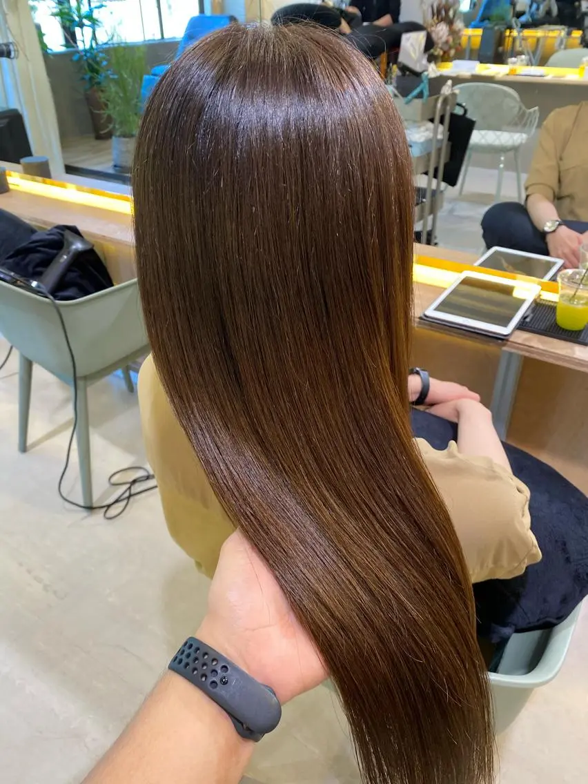 セミロング 必ず笑顔で帰っていた だきます!安田祐貴のヘアスタイル