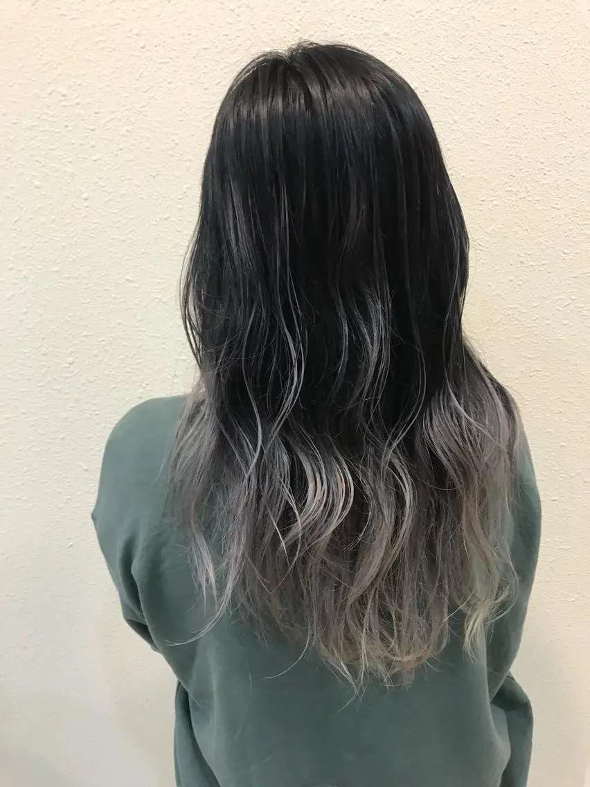 ロング 中川 茜里のヘアスタイル