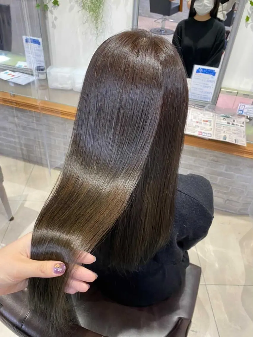 ロング カラー 岩倉 諒のヘアスタイル