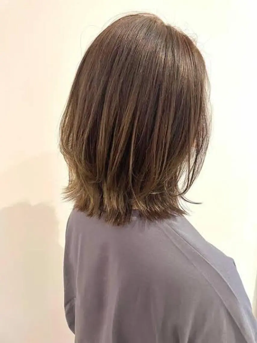 ミディアム くびれヘア コテ巻き風パーマ✨ かつみのヘアスタイル