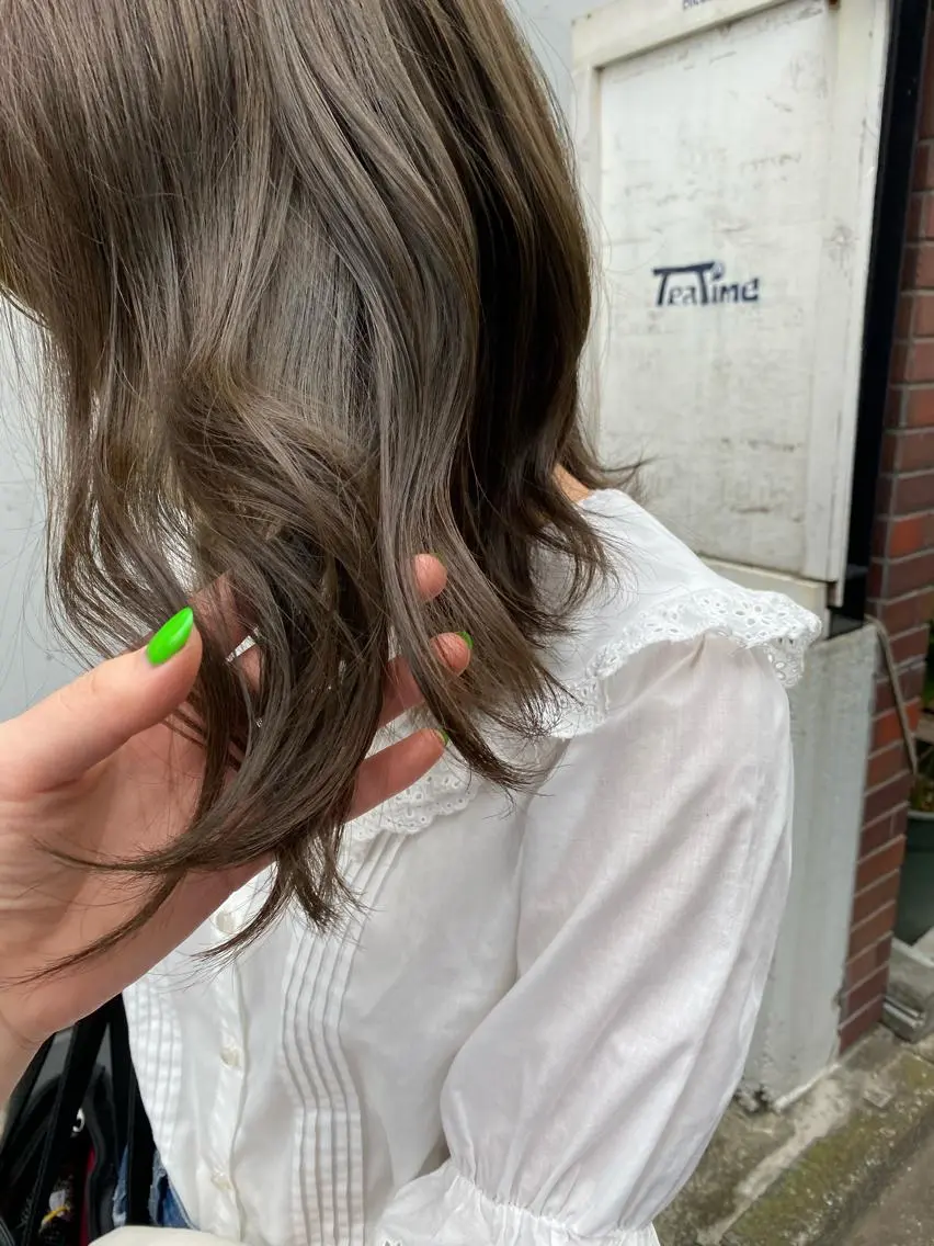 ミディアム カラー ベージュカラー オリーブベージュ お任せヘア☘️☘️ 及川渚のヘアスタイル