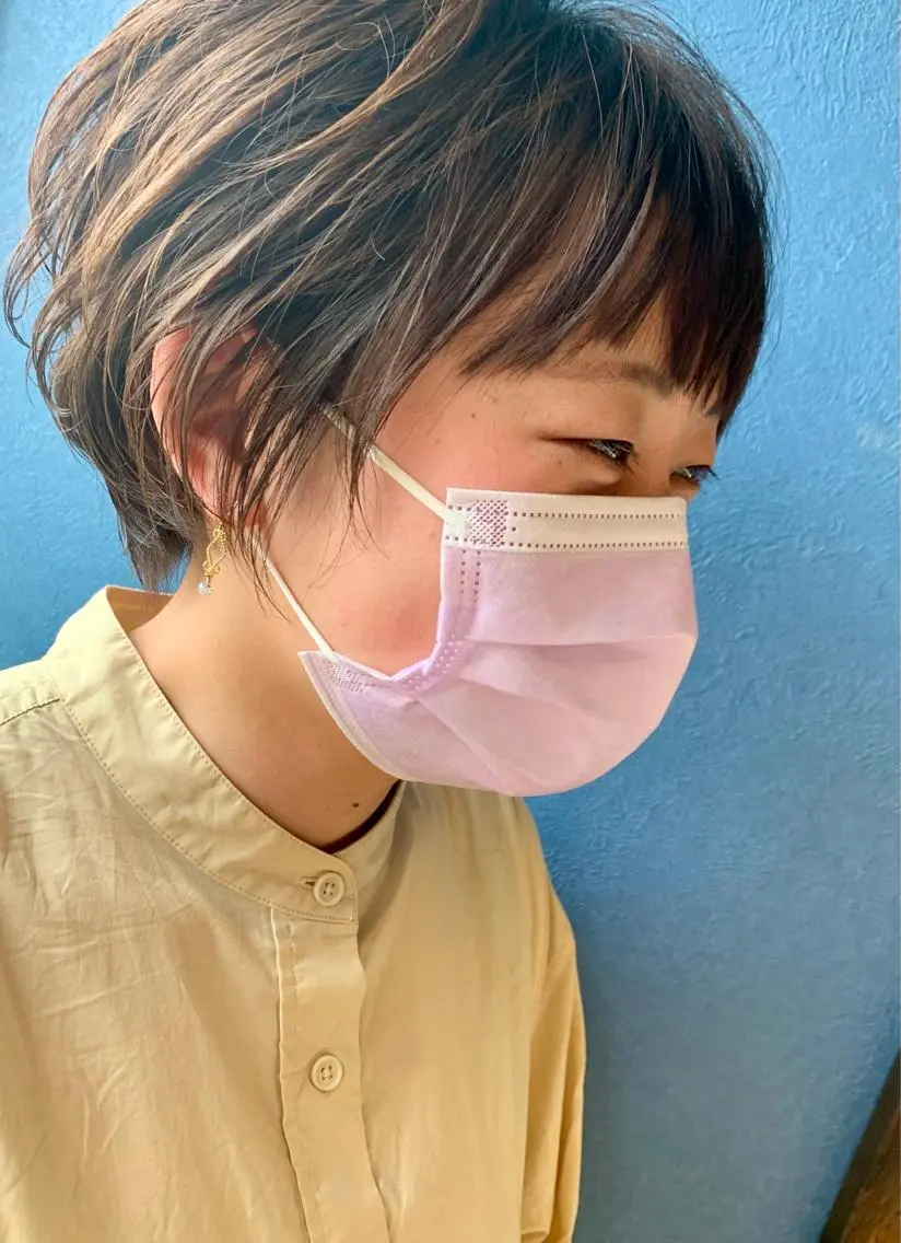 ショート カット ✨白髪ぼかし 🍀MINAKO☆のヘアスタイル