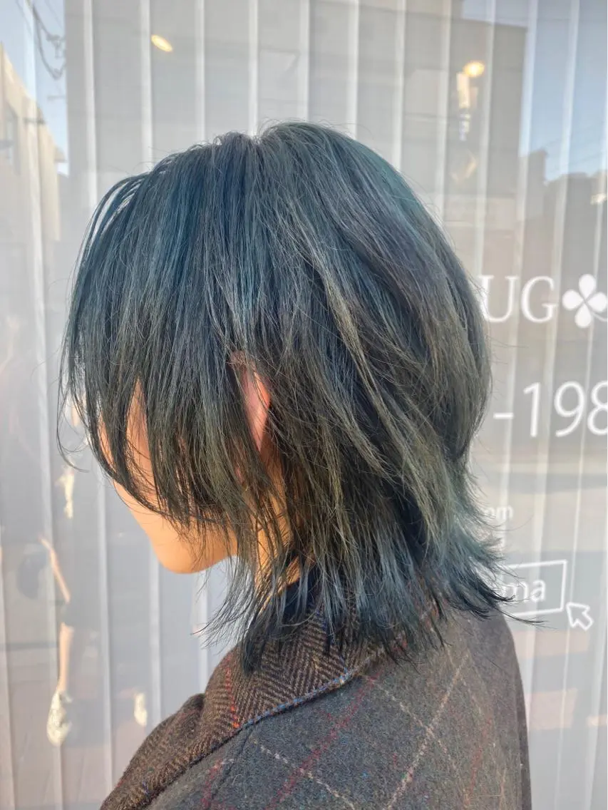 ミディアム カラー ヘアアレンジ アッシュ レイヤーカット ウルフカット 高橋胡桃🪽 ディレクターのヘアスタイル