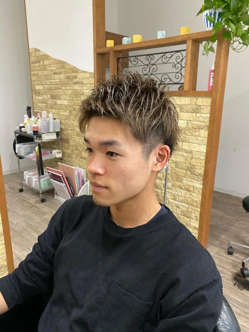 ショート カラー メンズ メンズショート 刈り上げ ショートヘア カット 山岡 秀規のヘアスタイル