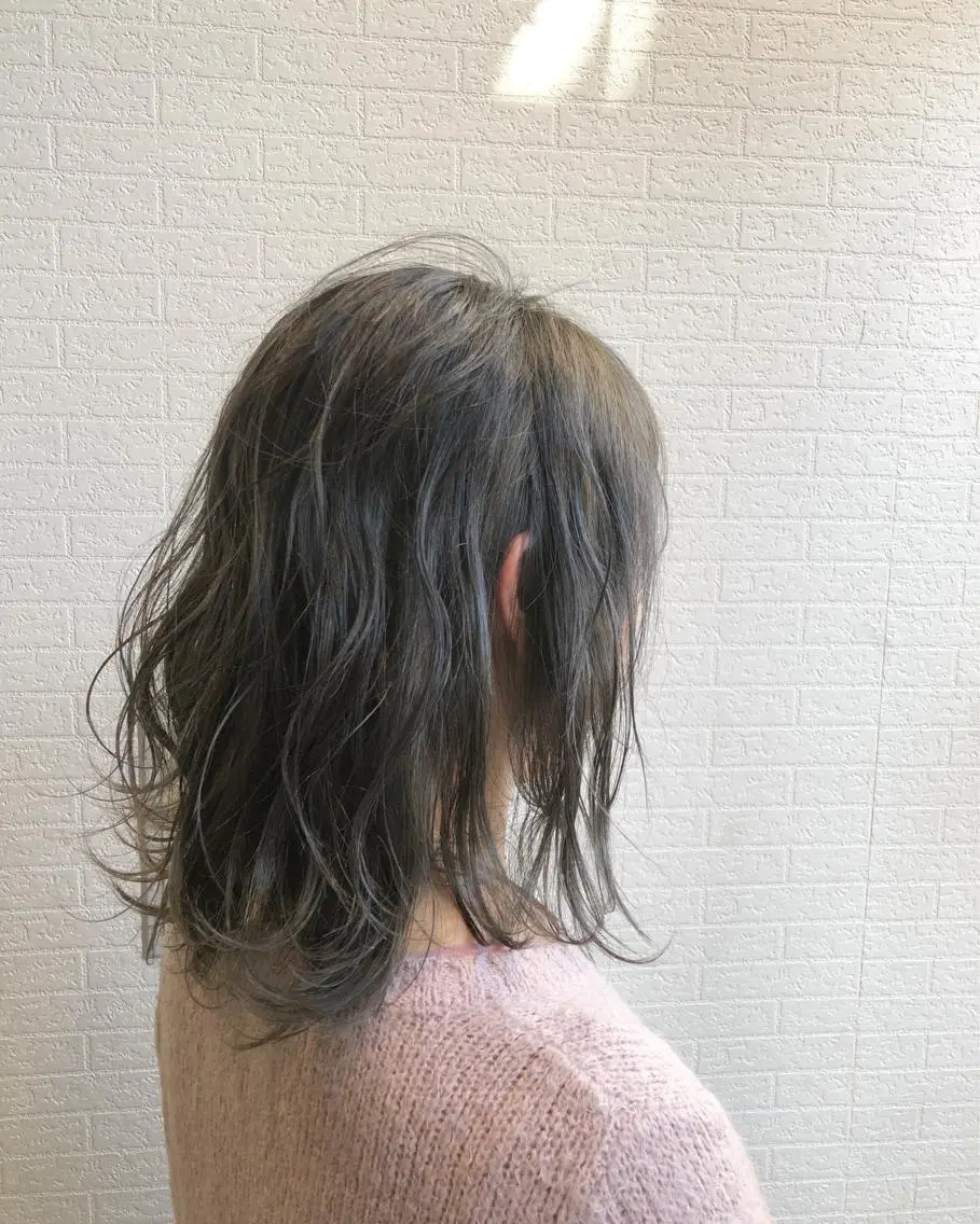 ミディアム カラー ブリーチ 透明感カラー グレージュ ヘアカラー 髪質改善美容師 中村 一のヘアスタイル