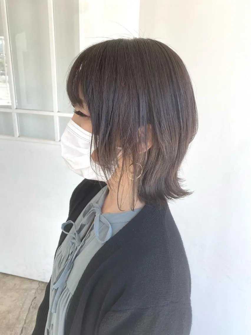 ミディアム カラー グレージュ くびれヘア 外ハネヘア ウルフカット カット ヘアカラー トリートメント 谷合 貴志のヘアスタイル