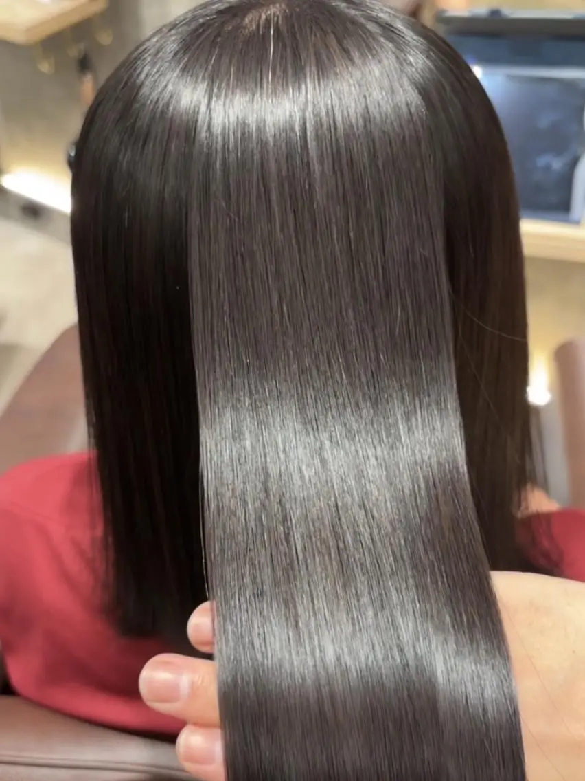 ミディアム 縮毛矯正 スタッフ1 アシスタントのヘアスタイル