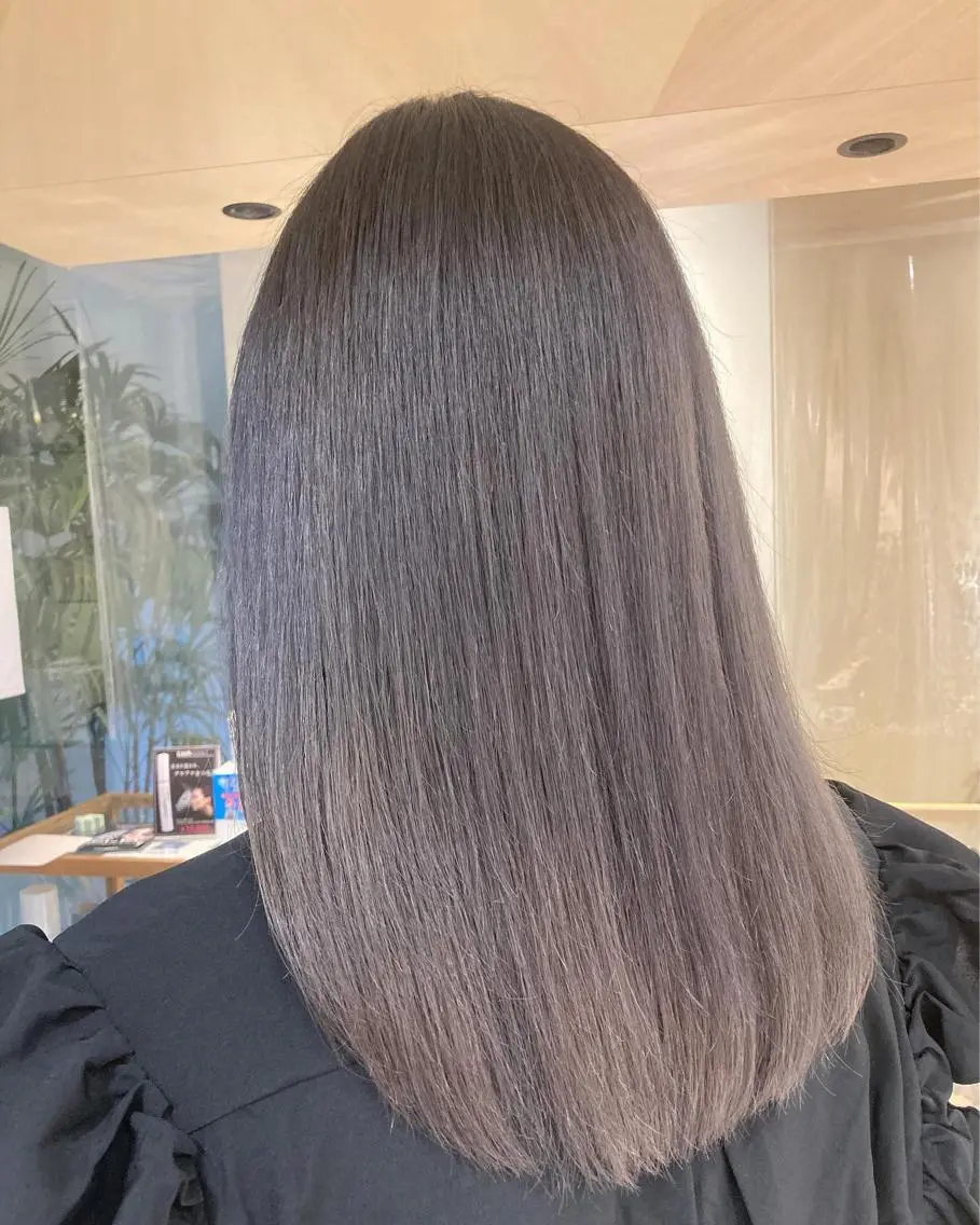 ロング カラー ブリーチ 透明感カラー シルバー トリートメント カット パーマ トリートメント 大岩 茉愉のヘアスタイル
