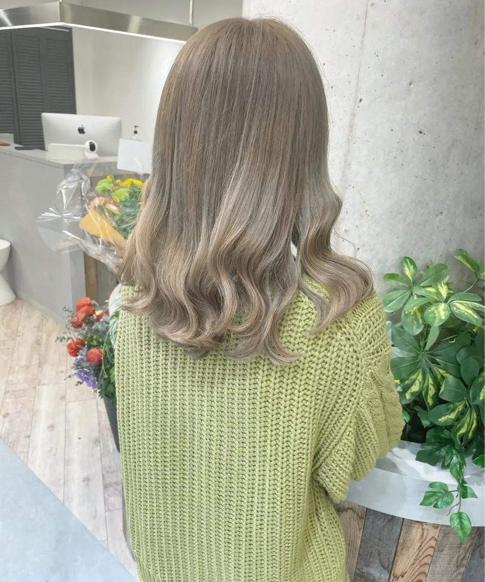 セミロング Loob.TOKYO MIYA🌈のヘアスタイル