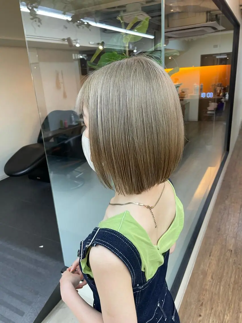カラー yasuハイトーン/ デザインカラーのヘアスタイル