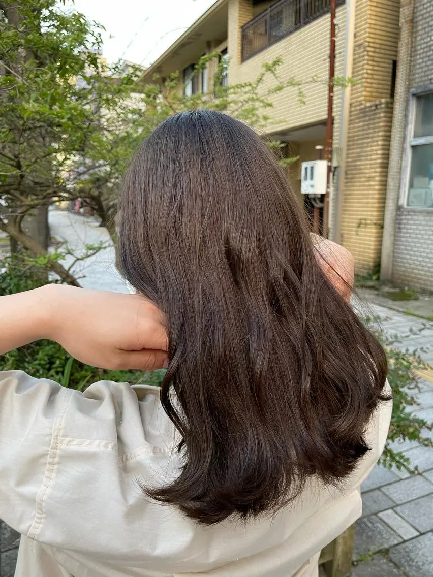 セミロング カラー ヘアカラー 岩下 侑里のヘアスタイル