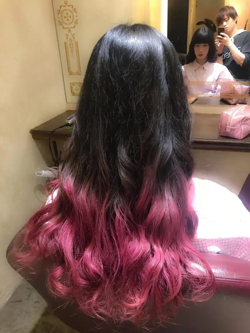 ロング カラー パーマ 黒髪 グラデーションカラー ピンクカラー 🌈髪質改善💕 縮毛矯正✨青木まで✨のヘアスタイル