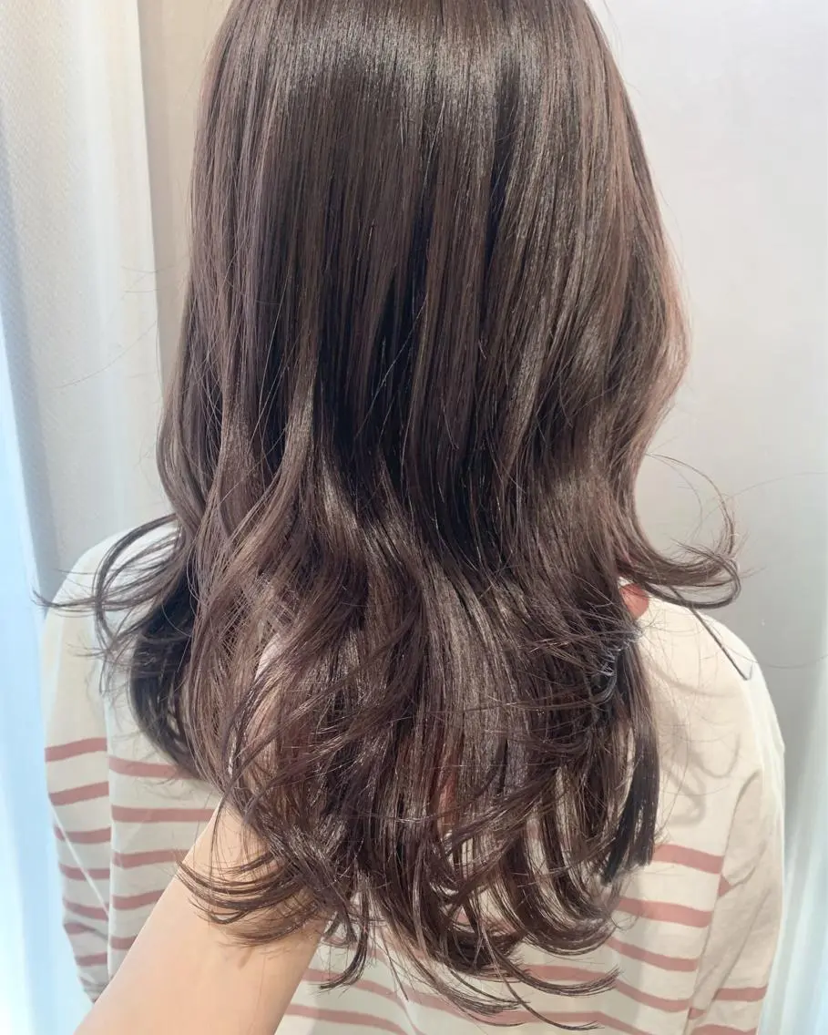 ロング カラー ベージュカラー ブリーチ ラベンダーカラー ラベンダーベージュ ブリーチなしカラー hubhair レイヤー/透明感のヘアスタイル