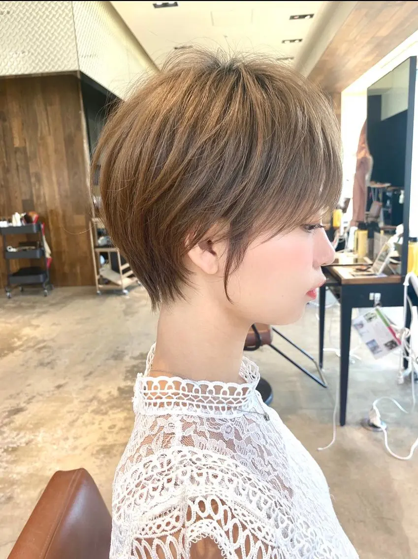 ショート カラー 丸みショート ショートヘア 小顔カット 伊奈 航平のヘアスタイル