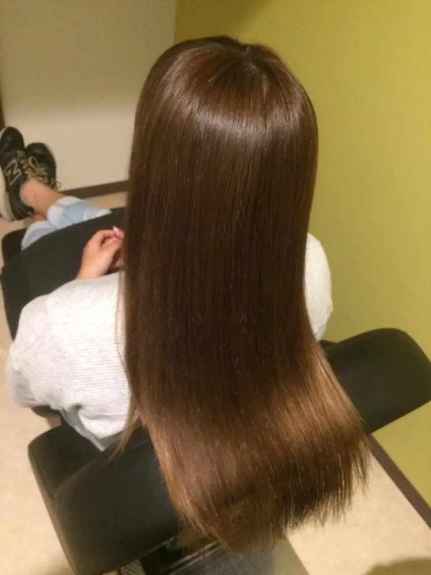 ロング トリートメント 岡本 智次のヘアスタイル