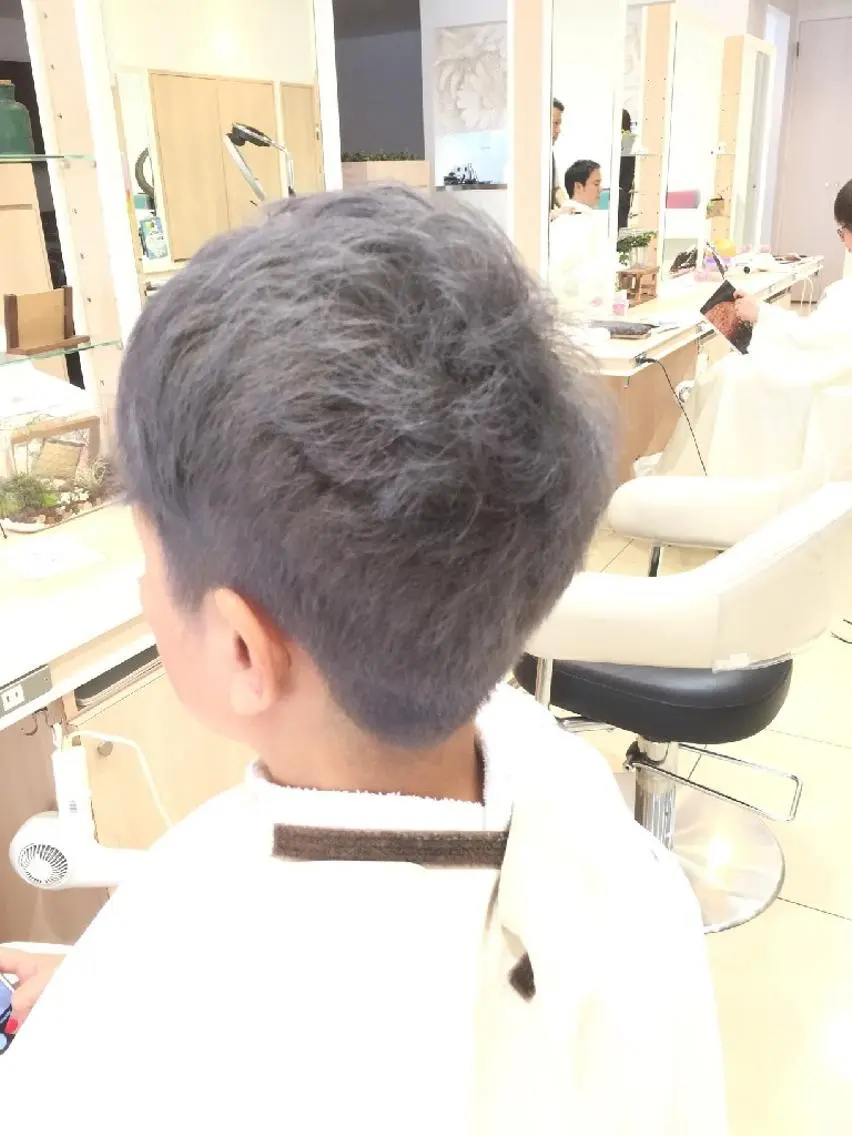 ショート カラー メンズ 山内 佐江子のヘアスタイル