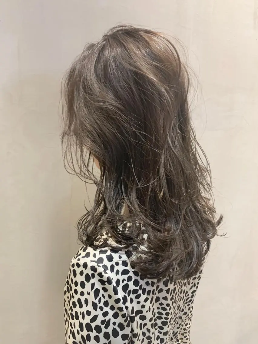 ミディアム カラー カット ヘアカラー トリートメント リピート率No.1✨ ユウキのヘアスタイル