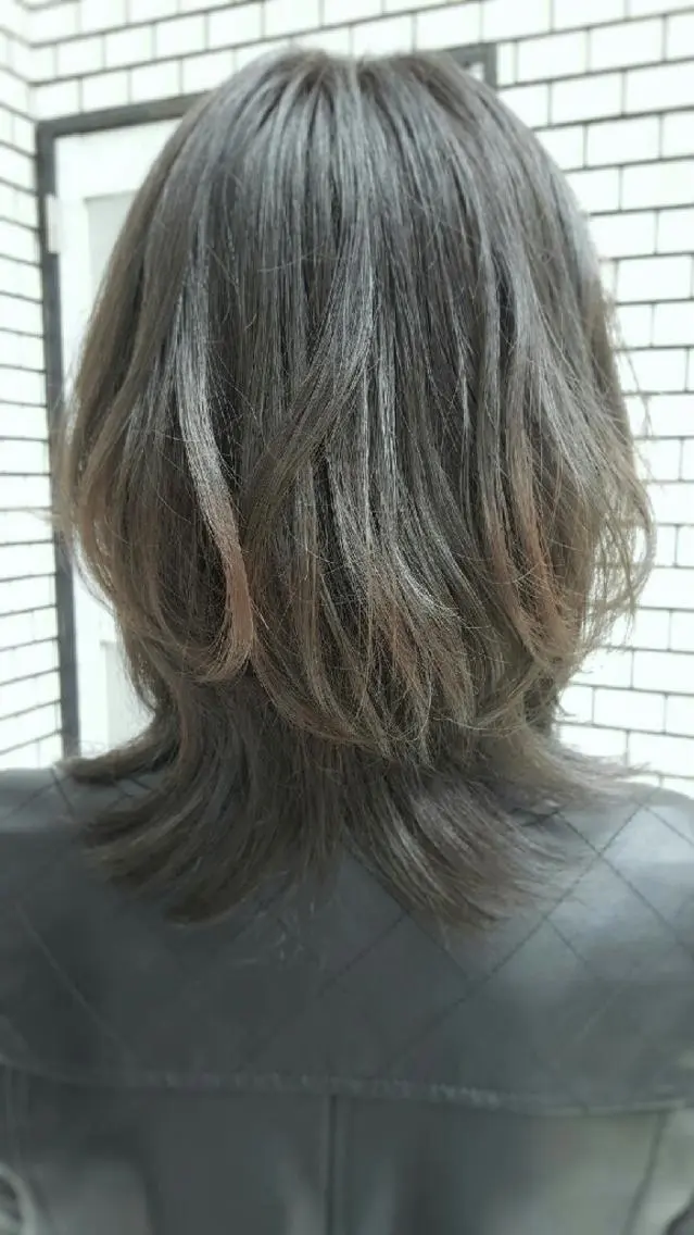 ショート カラー ヘアアレンジ アッシュ レイヤーカット ウルフカット ウルフレイヤー 秋山 幸太のヘアスタイル