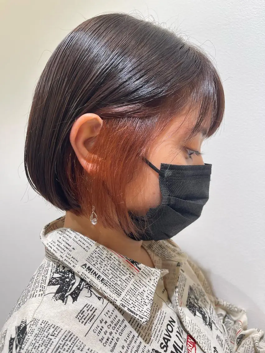 ショート カラー イヤリングカラー オレンジ ヘアカラー 由比藤理子 ブリーチカラー🌈のヘアスタイル