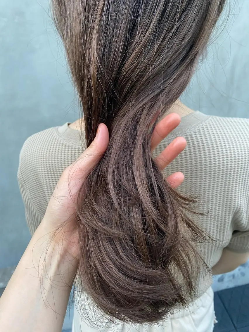 ロング カラー パーマ ヘアアレンジ メンズ キッズ ネイル マツエク・マツパ グレージュ インナーカラー/ KANAのヘアスタイル
