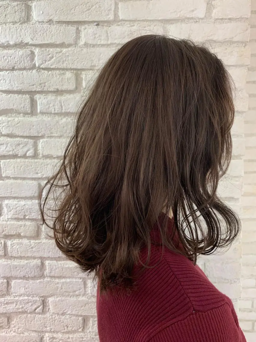 セミロング カラー パーマ ヘアアレンジ ネイル マツエク・マツパ ヘアカラー トリートメント ヘアセット レイヤー＆カラー 人気美容師倉崎涼のヘアスタイル
