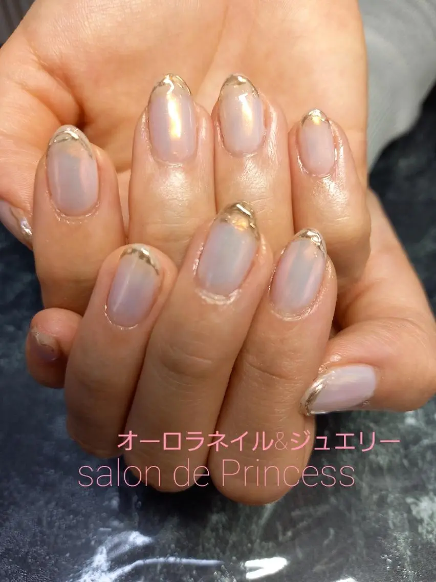 ネイル オーロラネイル ゴールド ハンドネイル salon de  Princessのネイルデザイン