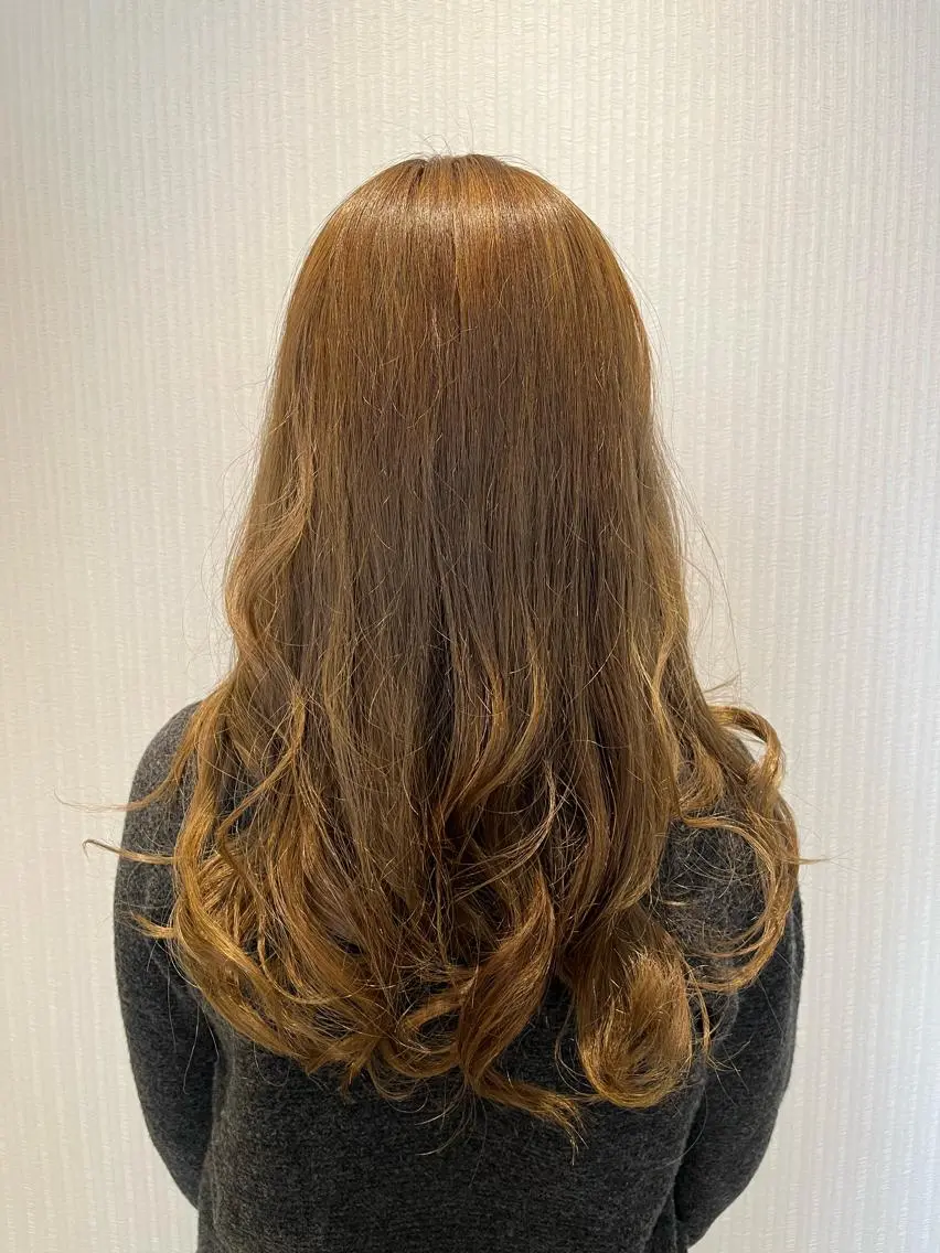 ロング カラー LiTA長嶺 小佐井悠未のヘアスタイル