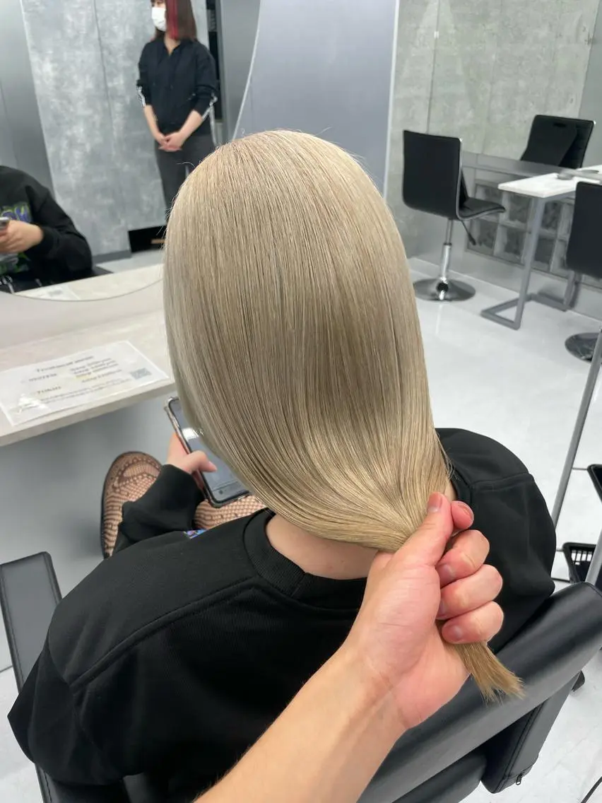 ロング ヘアカラー トリートメント ヘアセット ハイトーン特化🎀 LEONのヘアスタイル